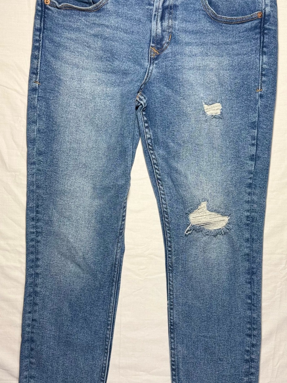 Light Wash Distressed Skinny Jeans - Blue